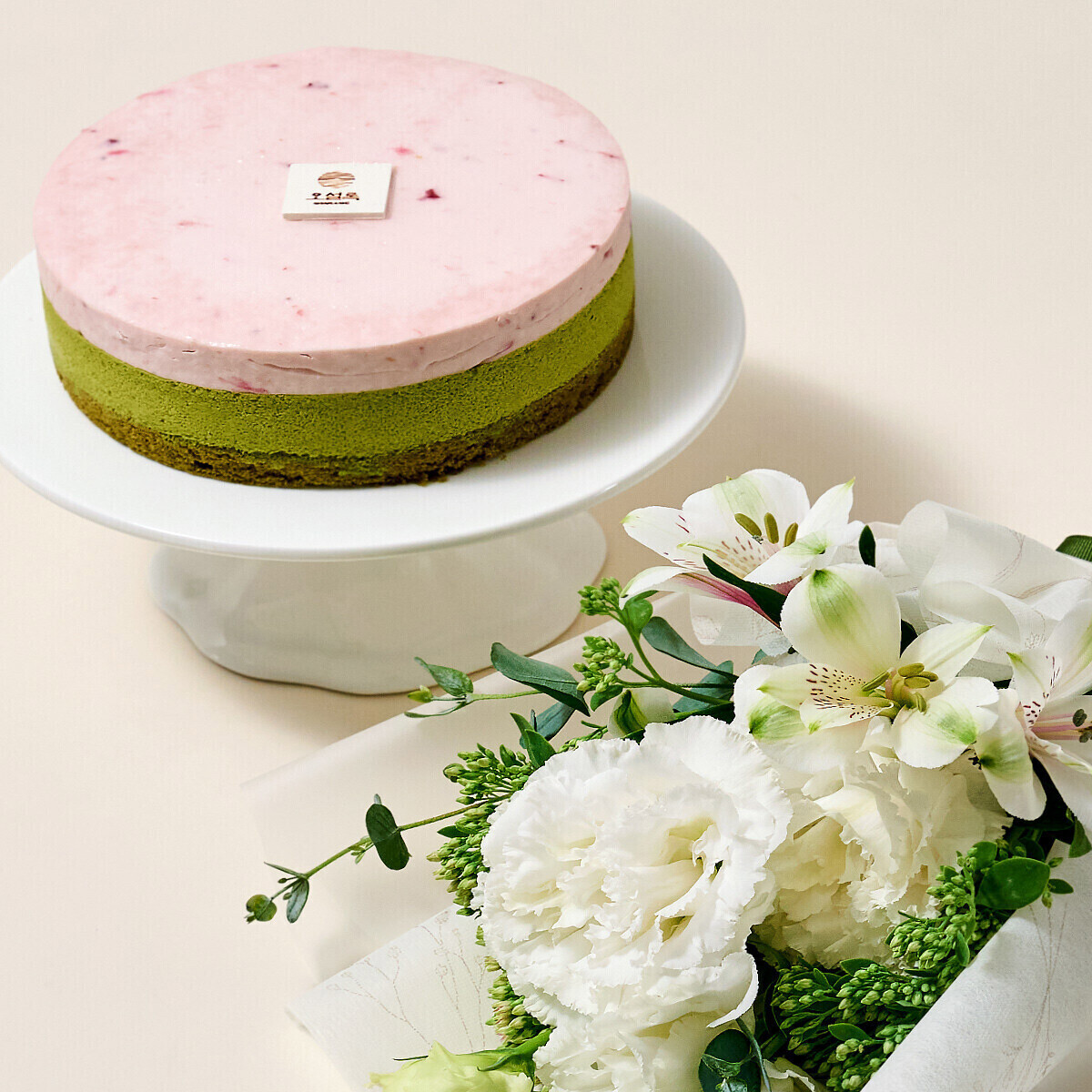 오설록 케이크와 꽃다발
