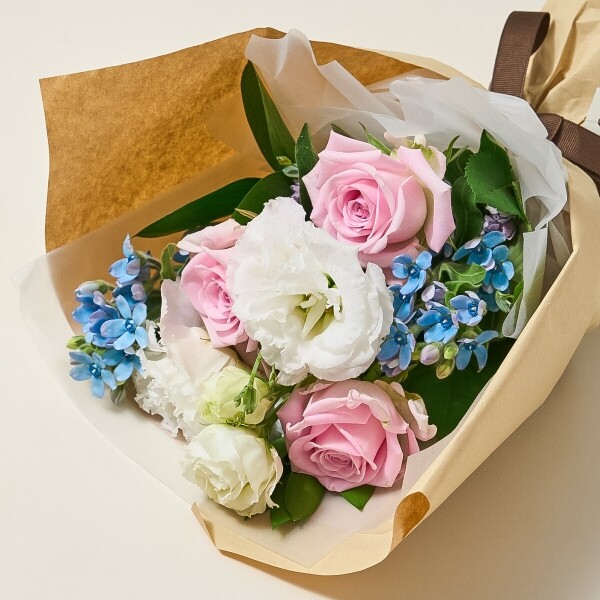 꽃집청년들,디엔타르 치즈케익과 꽃다발